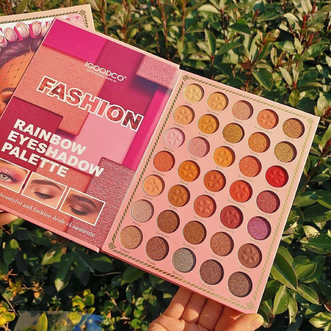Strawberry Moonlight Eyeshadow Palette with 82 Colors
